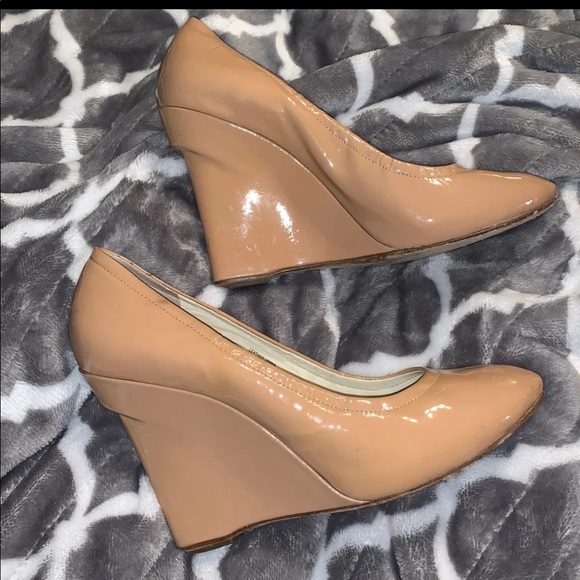 Vera Wang Lavender Patent Leather Nude Wedges - Picture 3 of 5